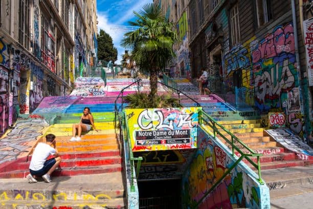 VTC Cours Julien Marseille – Chauffeur privé 24/7