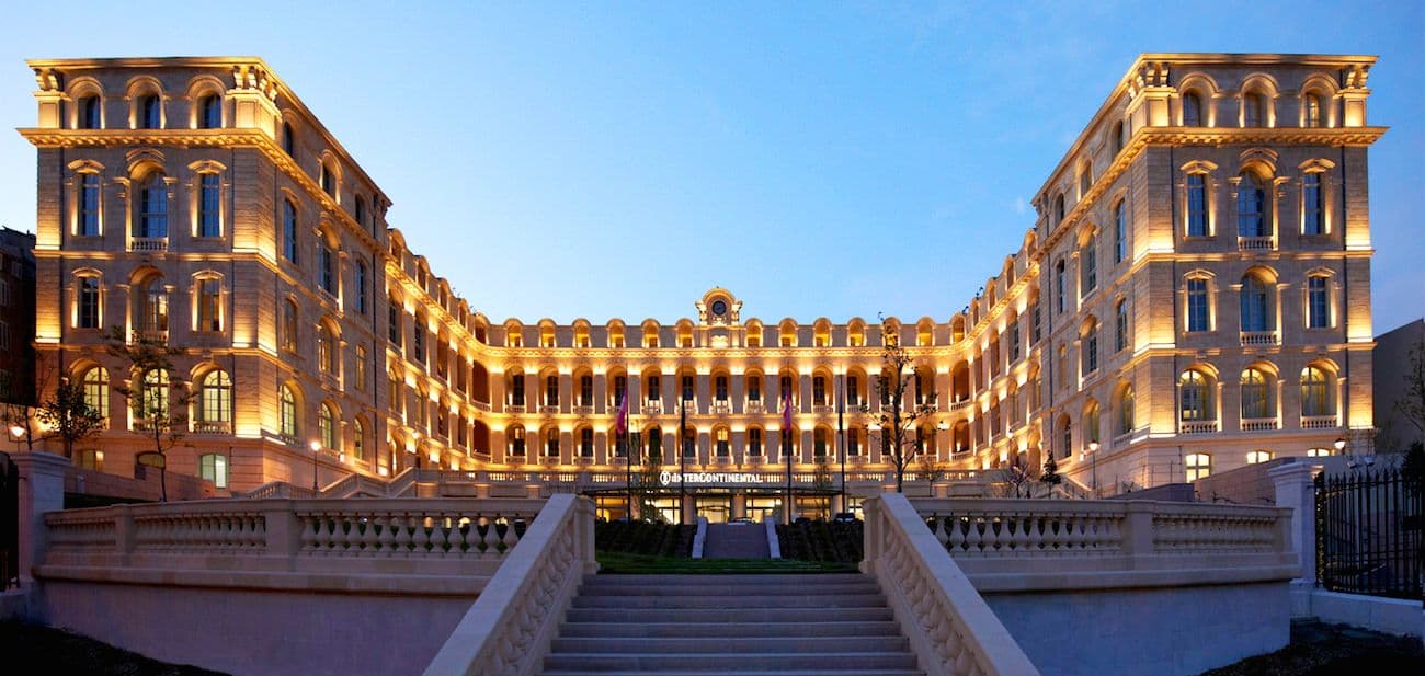 VTC Marseille Centre-Ville – Chauffeur privé disponible 24/7