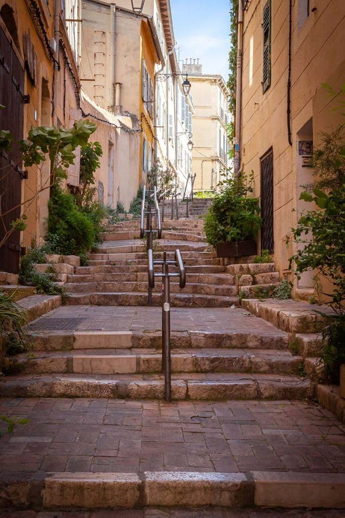 VTC Le Panier Marseille – Chauffeur privé 24/7